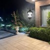 چراغ LED حیاطی دیواری شب تاب مدل آروین با شاخه باتیس سرازیر
